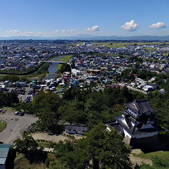 秋田県横手市　横手城のドローン空撮